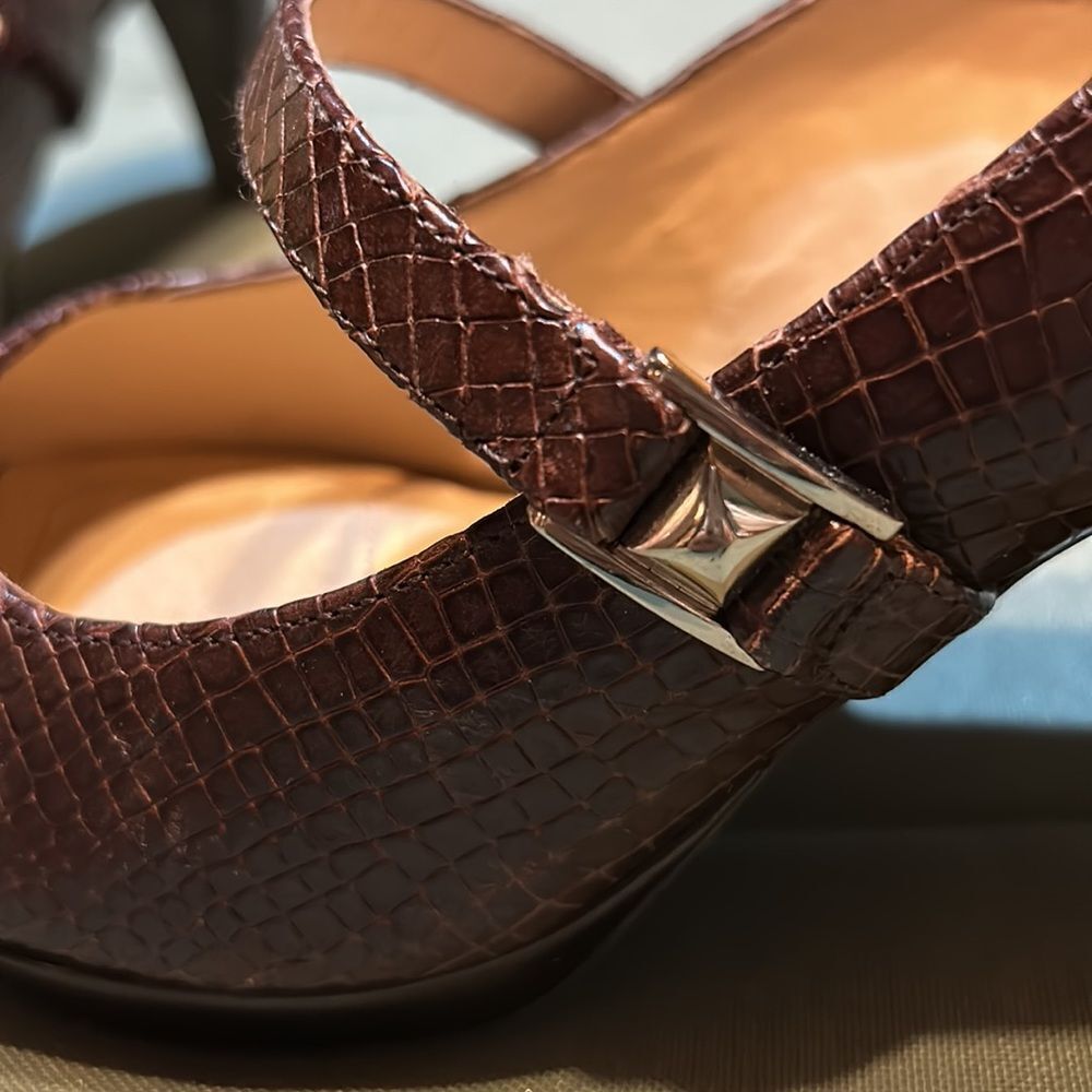 Alex Marie Peep Toe Heals - Picture 13 of 13